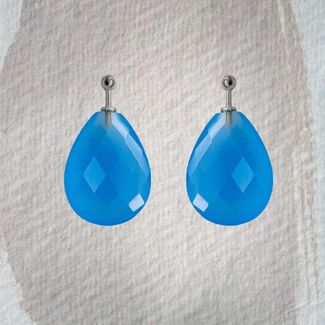 Chalcedon mittelblau Birne Briolett 20x15mm