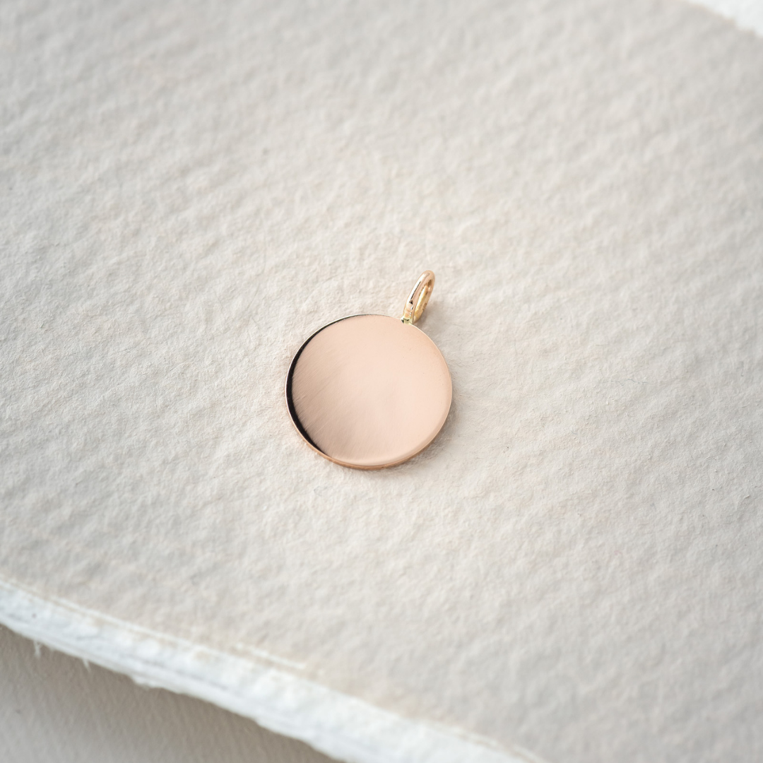 Kettenanhänger Gravurplatte 13mm 585/- Roségold mit Gravur Rückseite Kettenanhänger Gravurplatte 13mm 585/- Roségold mit Gravur Rückseite