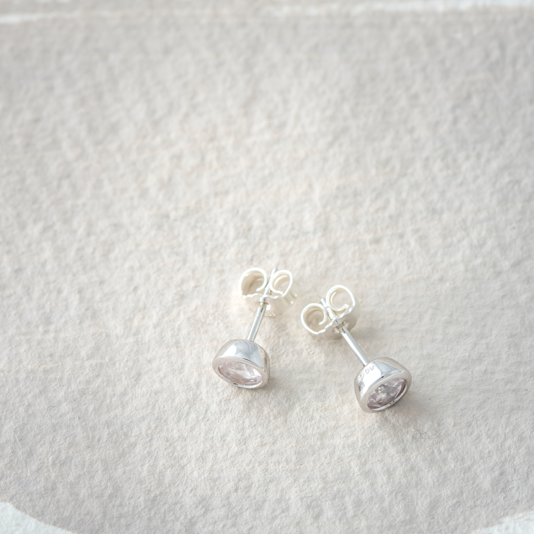Rosenquarz Stecker rund 6mm