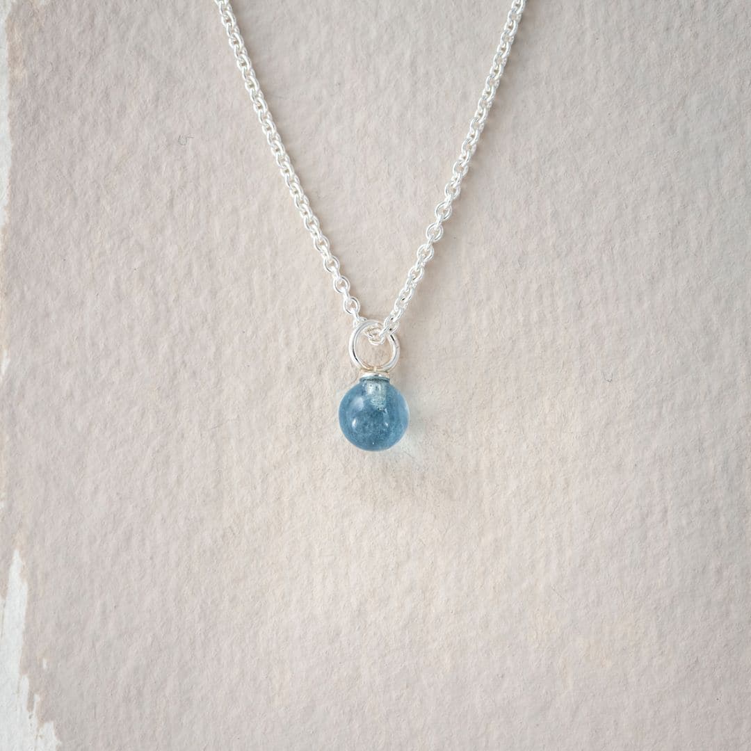 Kettenanhänger Aquamarin Kugel glatt 6mm mit 45cm Kette Kettenanhänger Aquamarin Kugel glatt 6mm mit 45cm Kette